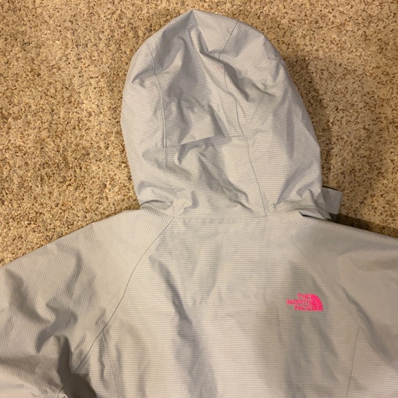 The North Face Women's Gray Rain Jacket with Pink Highlights never worn - Picture 7 of 8